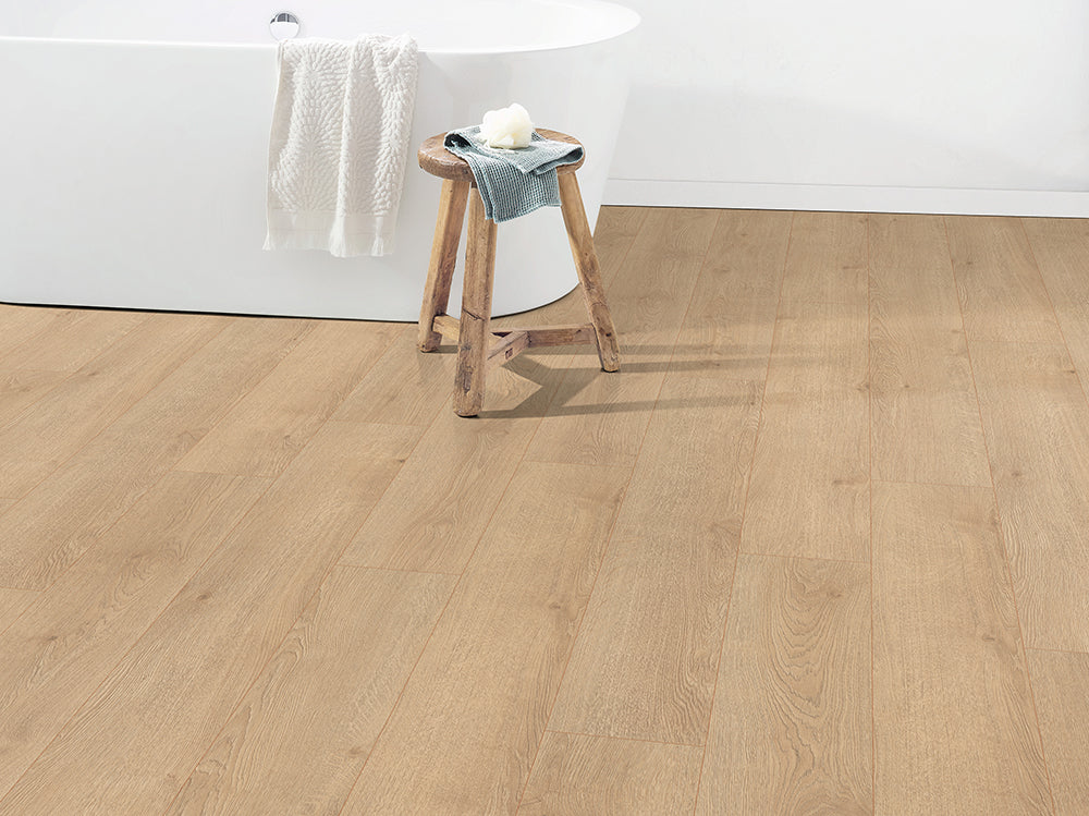 Egger Aqua Plus Classic 193mm x 1292mm Laminate Plank Dark Newbury Oak