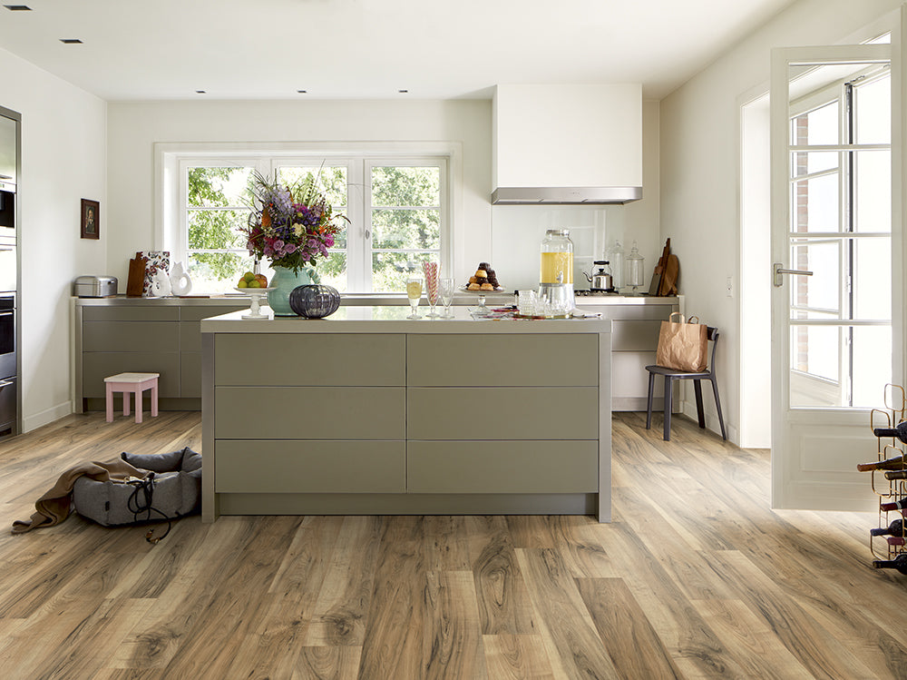 Egger Aqua Plus Classic 193mm x 1292mm Laminate Plank Beige Chester Oak