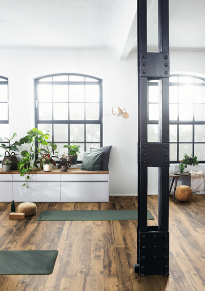 Egger NatureSense Aqua 8MM 135mm x 1292mm Laminate Plank Light Hunton Oak